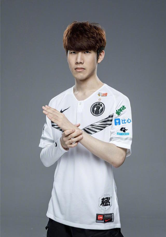 杰杰扎克拯救了局面，做出了巨大贡献。 GALA 追击三杀。 Invictus Gaming 从1-0反弹，保留了晋级的希望。