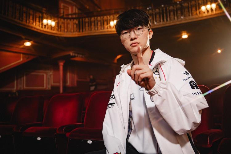 Falcons 将在 IEM Dallas 2025 半决赛中对阵 Vitality